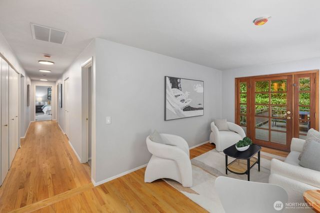 5011 120TH Avenue SE, Bellevue, WA 98006