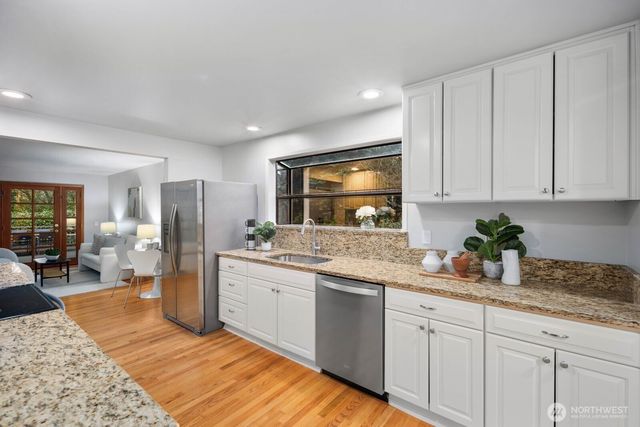 5011 120TH Avenue SE, Bellevue, WA 98006