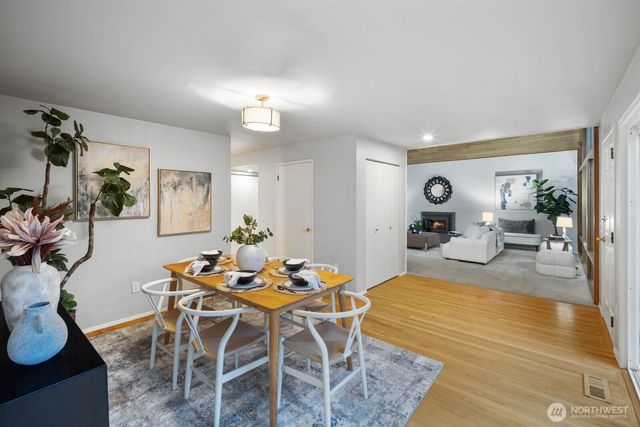 5011 120TH Avenue SE, Bellevue, WA 98006