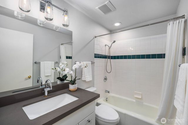 5011 120TH Avenue SE, Bellevue, WA 98006