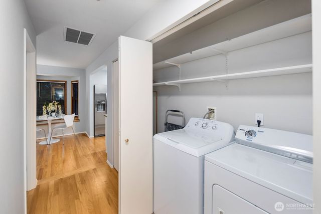 5011 120TH Avenue SE, Bellevue, WA 98006