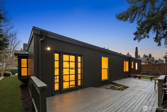 5011 120TH Avenue SE, Bellevue, WA 98006