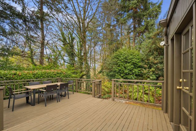 5011 120TH Avenue SE, Bellevue, WA 98006