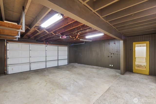 5011 120TH Avenue SE, Bellevue, WA 98006