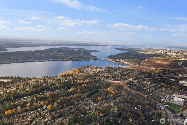 5011 120TH Avenue SE, Bellevue, WA 98006