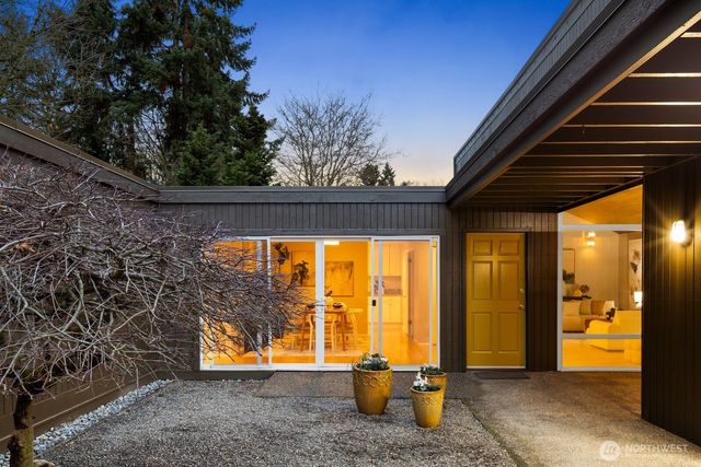 5011 120TH Avenue SE, Bellevue, WA 98006