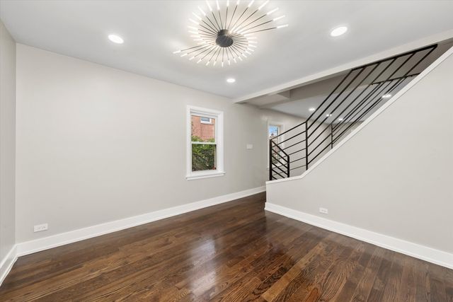 2428 S 19th Avenue, Broadview, IL 60155