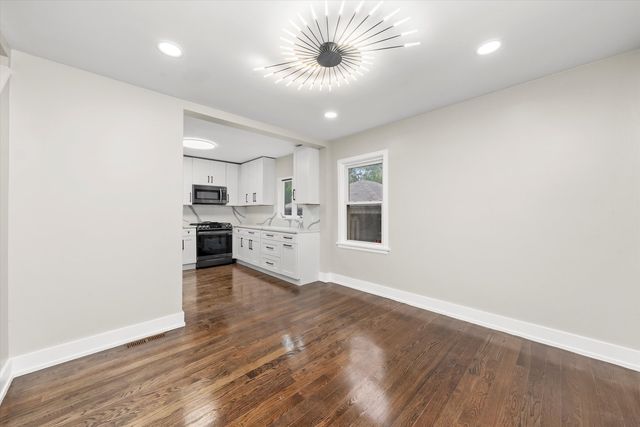 2428 S 19th Avenue, Broadview, IL 60155