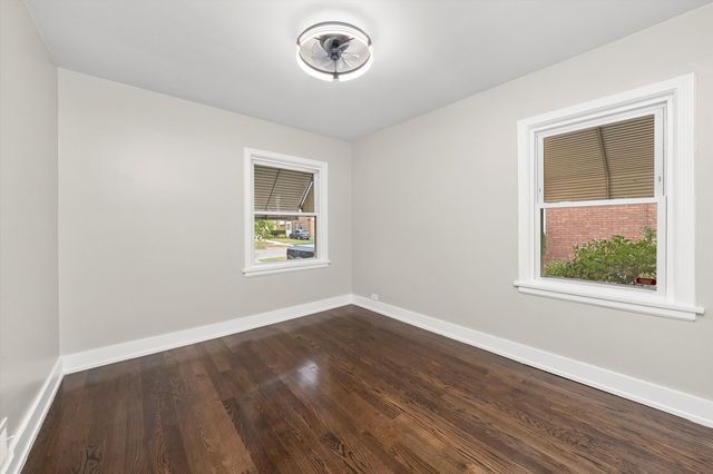 2428 S 19th Avenue, Broadview, IL 60155