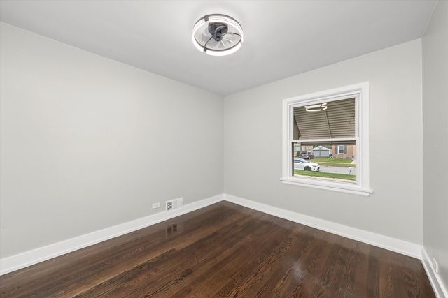 2428 S 19th Avenue, Broadview, IL 60155