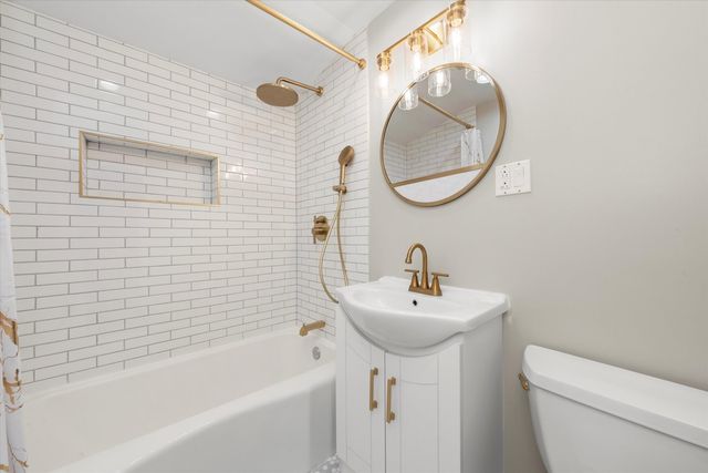 2428 S 19th Avenue, Broadview, IL 60155