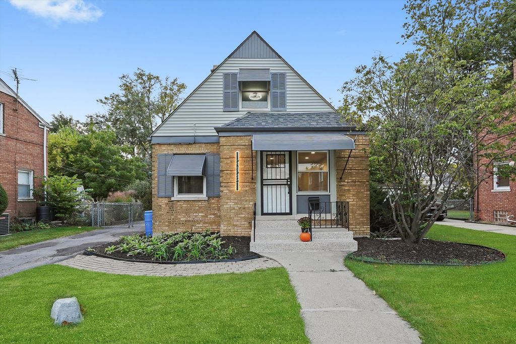 2428 S 19th Avenue, Broadview, IL 60155