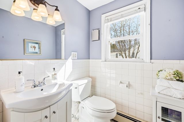 22 Longwood Ave, Woburn, MA 01801