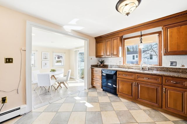 22 Longwood Ave, Woburn, MA 01801