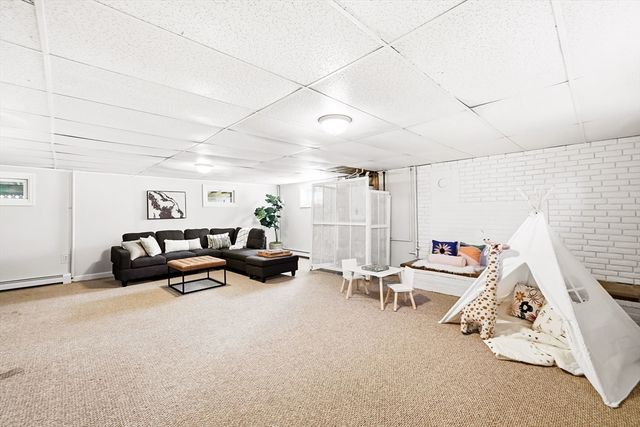 22 Longwood Ave, Woburn, MA 01801