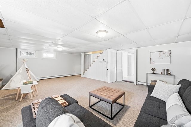 22 Longwood Ave, Woburn, MA 01801