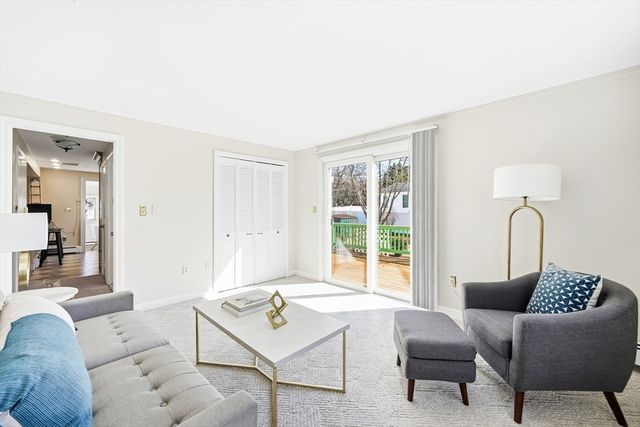 22 Longwood Ave, Woburn, MA 01801