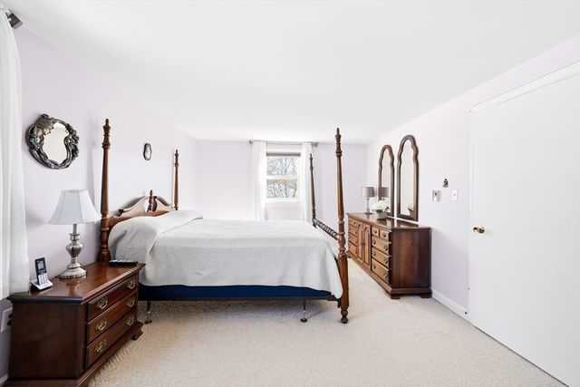 22 Longwood Ave, Woburn, MA 01801