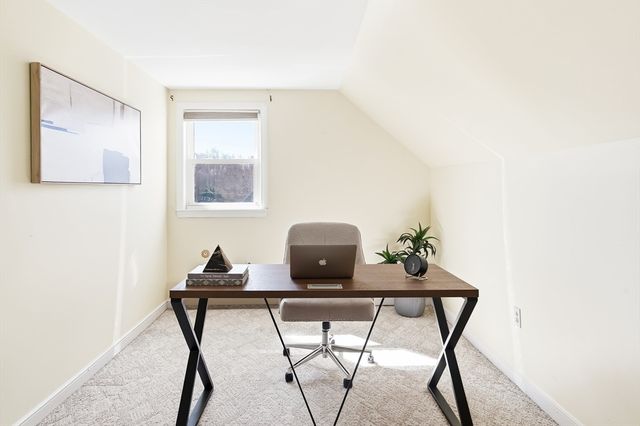 22 Longwood Ave, Woburn, MA 01801