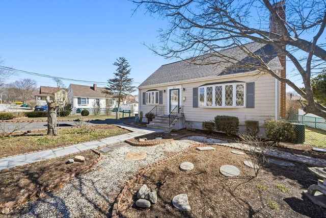 22 Longwood Ave, Woburn, MA 01801
