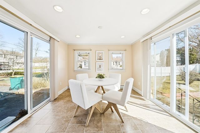 22 Longwood Ave, Woburn, MA 01801