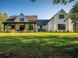 482 Travelers Ridge, Winfield, WV 25213