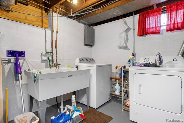 200 N York Street, Dearborn, MI 48128