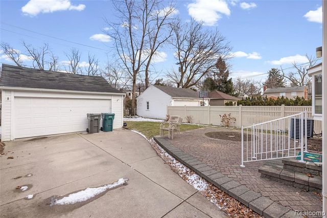 200 N York Street, Dearborn, MI 48128