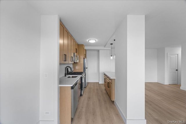 880 Boynton Avenue 10H, Bronx, NY 10473