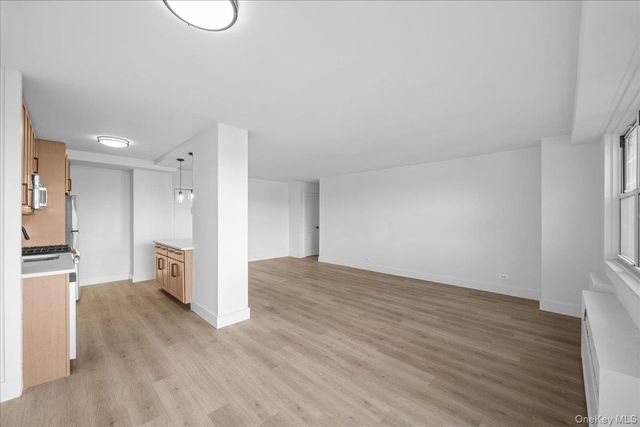 880 Boynton Avenue 10H, Bronx, NY 10473