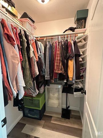 8806 Rollingbay Drive, Bakersfield, CA 93312