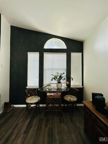 8806 Rollingbay Drive, Bakersfield, CA 93312