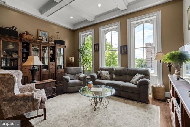 305 N QUEEN ST, Lancaster, PA 17603