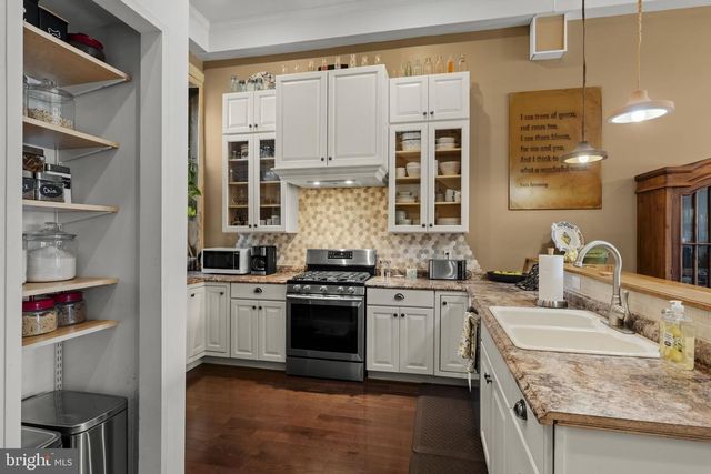 305 N QUEEN ST, Lancaster, PA 17603