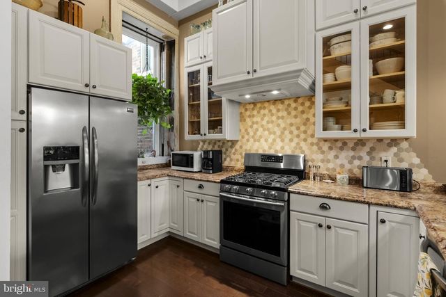 305 N QUEEN ST, Lancaster, PA 17603