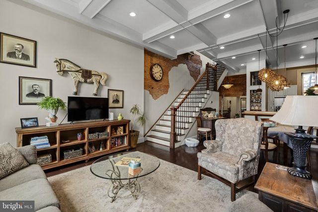 305 N QUEEN ST, Lancaster, PA 17603