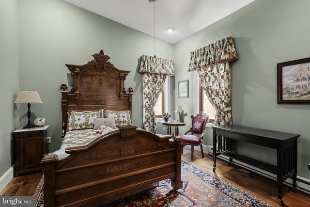 305 N QUEEN ST, Lancaster, PA 17603