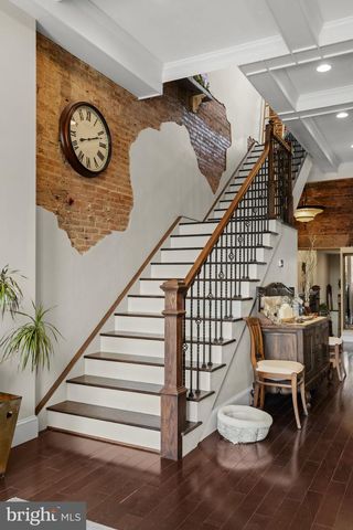 305 N QUEEN ST, Lancaster, PA 17603