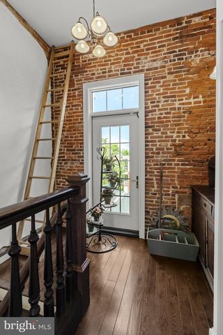 305 N QUEEN ST, Lancaster, PA 17603