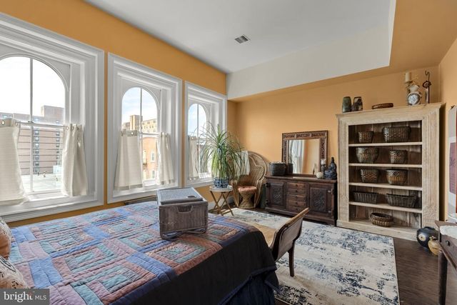 305 N QUEEN ST, Lancaster, PA 17603