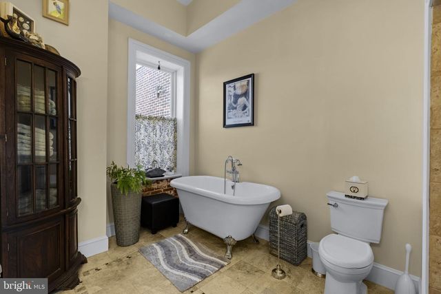 305 N QUEEN ST, Lancaster, PA 17603