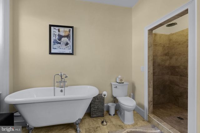 305 N QUEEN ST, Lancaster, PA 17603