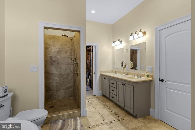 305 N QUEEN ST, Lancaster, PA 17603