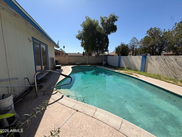 6420 W COLLEGE Drive, Phoenix, AZ 85033
