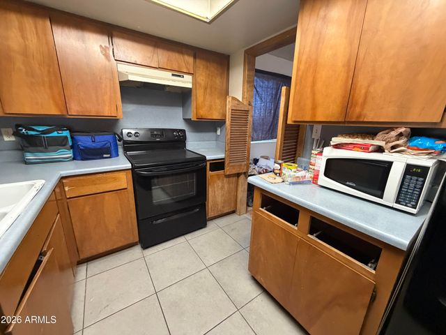 6420 W COLLEGE Drive, Phoenix, AZ 85033