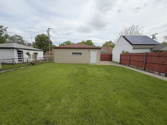 12427 S Ada Street, Calumet Park, IL 60827
