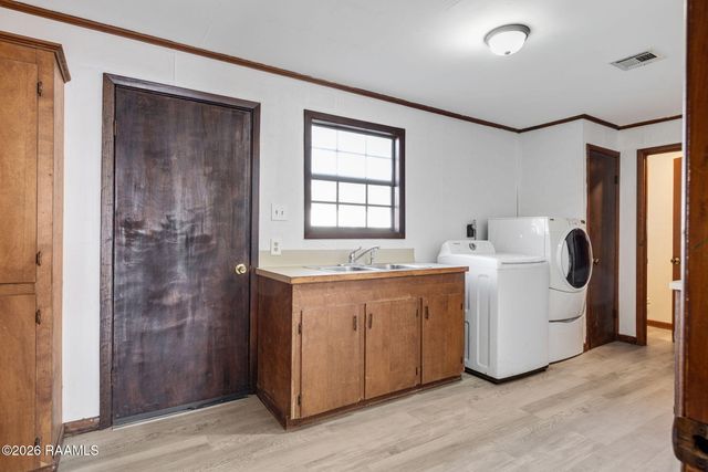 2003 Old Jeanerette Road, New Iberia, LA 70563