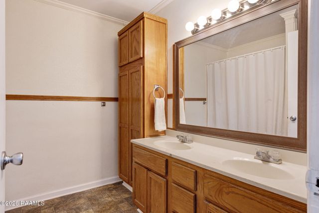 2003 Old Jeanerette Road, New Iberia, LA 70563