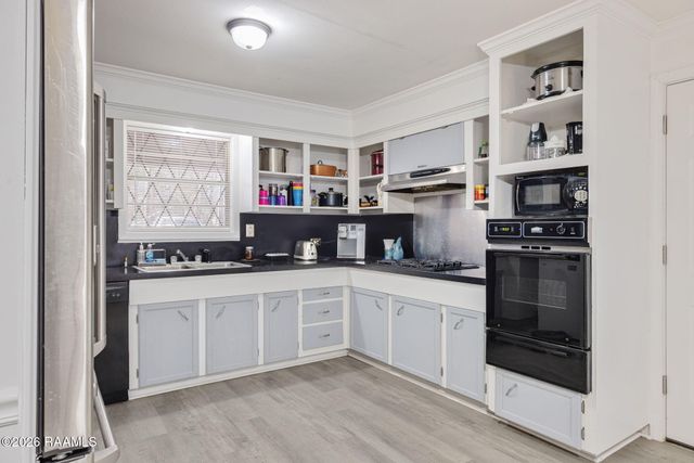 2003 Old Jeanerette Road, New Iberia, LA 70563