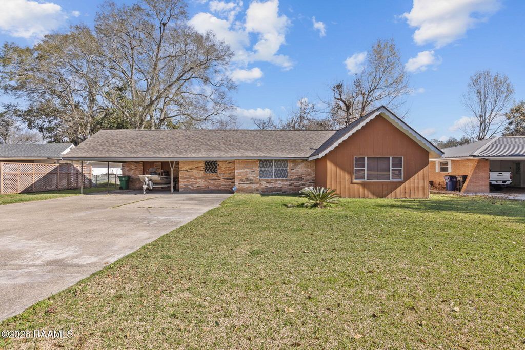 2003 Old Jeanerette Road, New Iberia, LA 70563